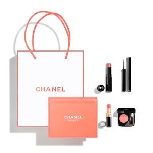 CHANEL Makeup: The Nature Getaway Set Pouch— Blush, Eye Liner, Lipstick, Contour